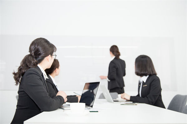 員工培訓(xùn)無效、成長慢，人力資源管理怎樣定制高效方案？