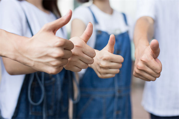 企業(yè)文化標語掛滿墻，為何員工依然缺乏認同感？