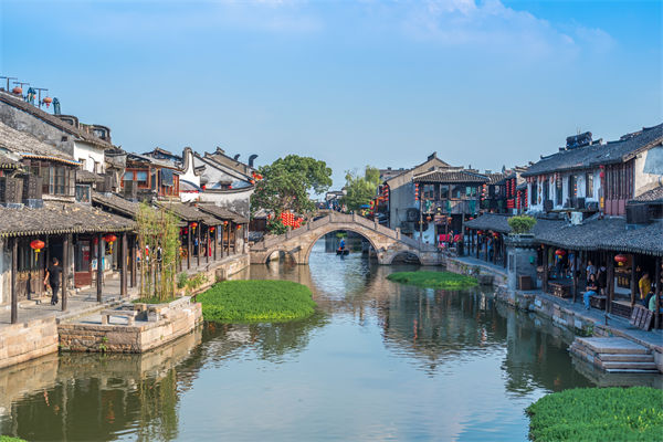 戰(zhàn)略規(guī)劃分析：村民不滿古鎮(zhèn)收門票，指引游客逃票
