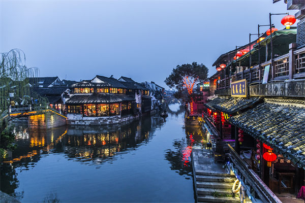 戰(zhàn)略規(guī)劃分析：村民不滿古鎮(zhèn)收門票，指引游客逃票